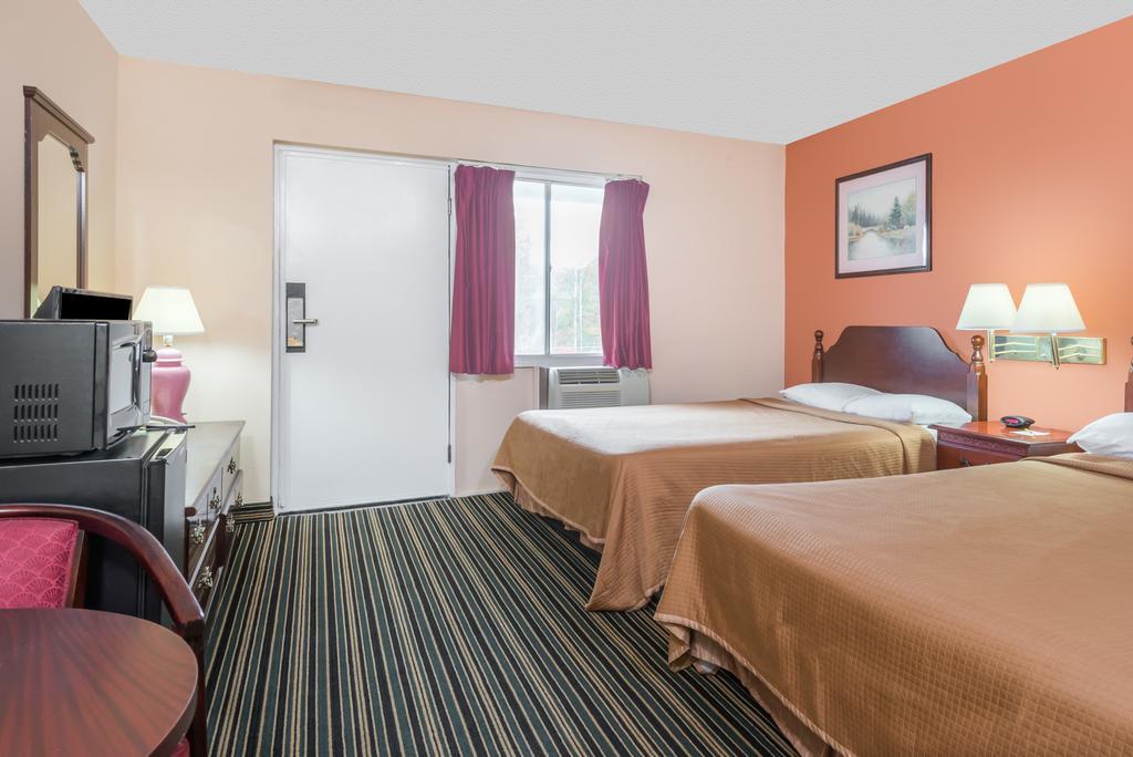Days Inn By Wyndham Lenox Ma Buitenkant foto