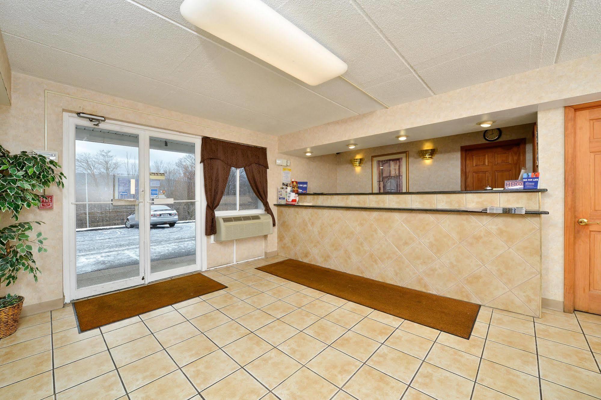 Days Inn By Wyndham Lenox Ma Buitenkant foto