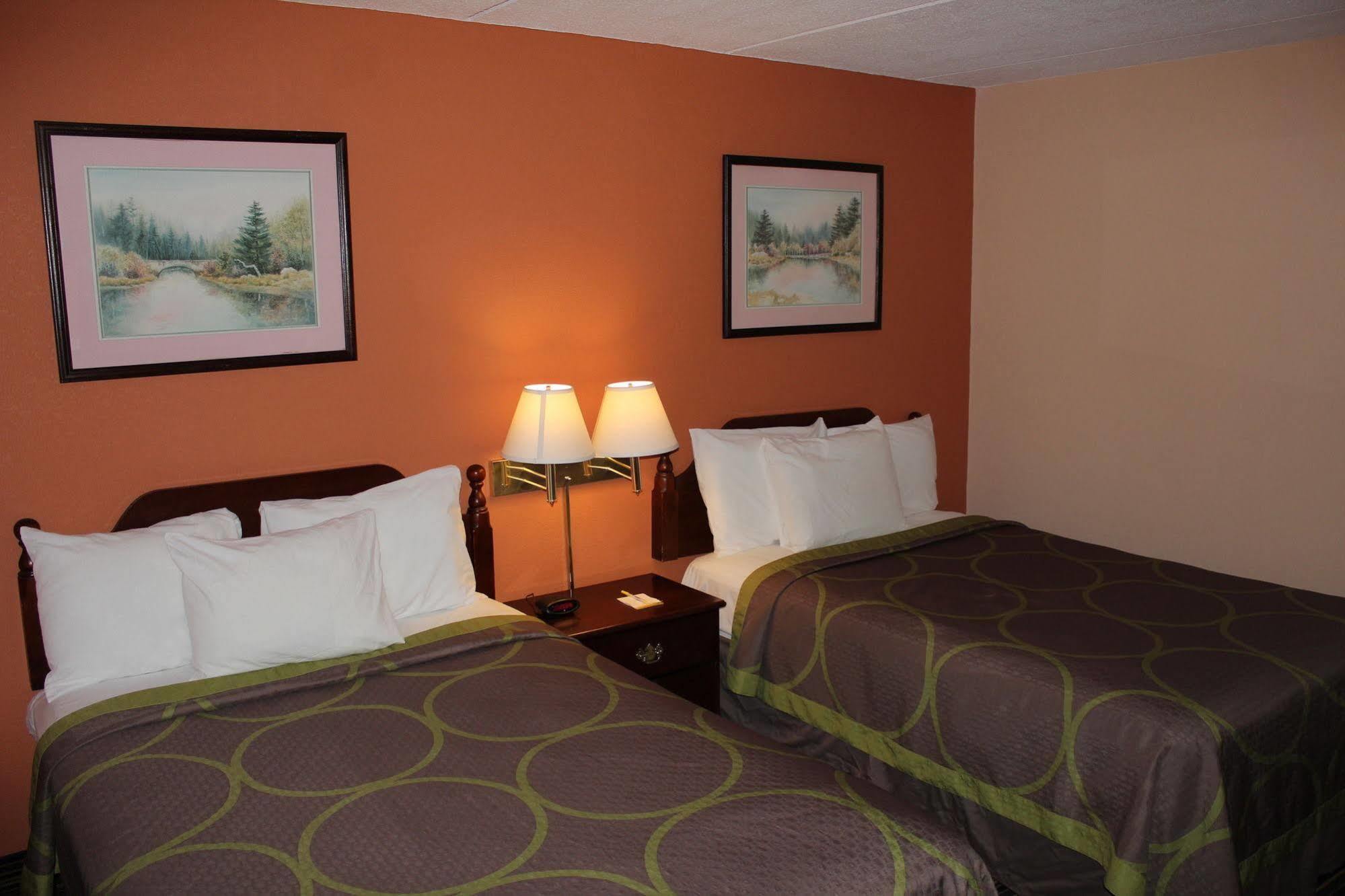 Days Inn By Wyndham Lenox Ma Buitenkant foto